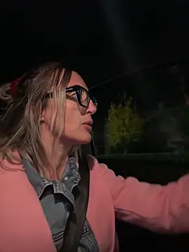 Snapshot of casalinga88 chatting on 10-27-25, 07:18 casalinga88 online show from 10-27-25, 07:18