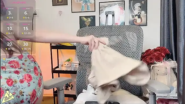 Snapshot of Berrysweet_68 chatting on 02-19-25, 04:55 Berrysweet 68 online show from 02-19-25, 04:55