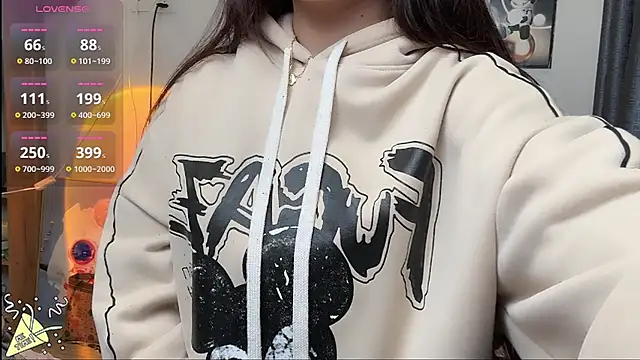 Snapshot of Berrysweet_68 chatting on 02-21-25, 02:48 Berrysweet 68 online show from 02-21-25, 02:48