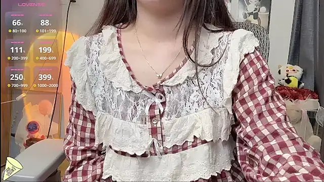 Snapshot of Berrysweet_68 chatting on 02-24-25, 01:21 Berrysweet 68 online show from 02-24-25, 01:21