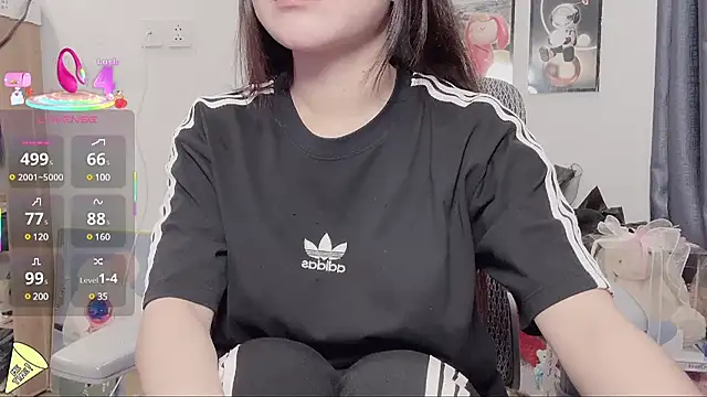 Snapshot of Berrysweet_68 chatting on 03-20-25, 09:35 Berrysweet 68 online show from 03-20-25, 09:35