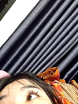 Snapshot of Berrysweet_68 chatting on 03-21-25, 02:18 Berrysweet 68 online show from 03-21-25, 02:18