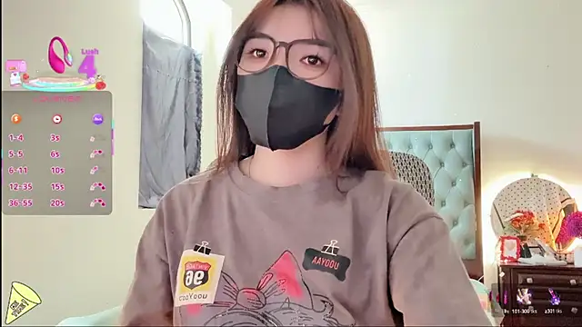 Snapshot of Berrysweet_68 chatting on 10-20-25, 04:35 Berrysweet 68 online show from 10-20-25, 04:35