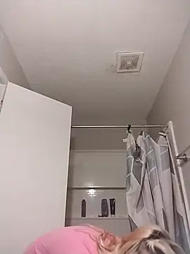 xWhoreAbleX Pika online show from 04-11-26, 04:00