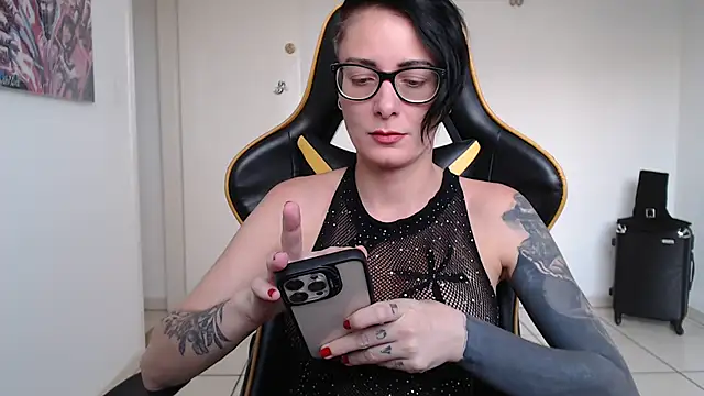 CrisBathoryxxx online show from 12-11-24, 09:01