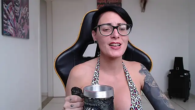 CrisBathoryxxx online show from 12-21-24, 02:26