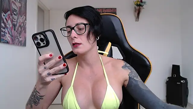 CrisBathoryxxx online show from 12-22-24, 07:52
