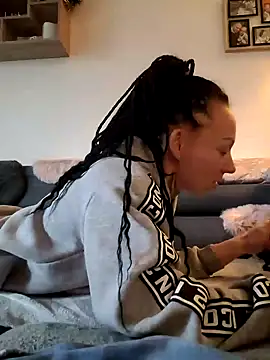 Snapshot of Scherana chatting on 12-11-24, 12:55 Scherana online show from 12-11-24, 12:55