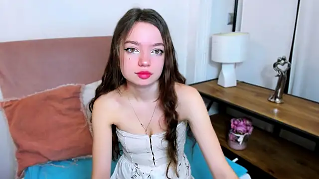 GraceLips online show from 12-06-24, 06:37