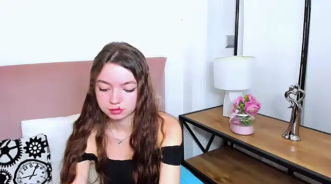 GraceLips online show from 02-05-25, 11:34