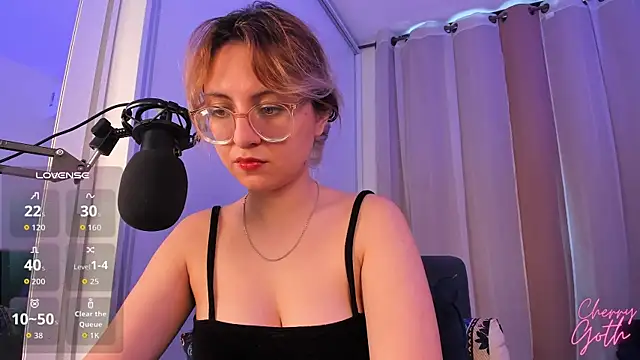 Snapshot of CherryGoth chatting on 10-22-25, 01:11 CherryGoth online show from 10-22-25, 01:11