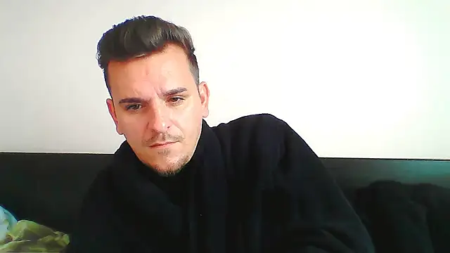 Snapshot of Huge_cock22cm chatting on 10-31-25, 09:32 Huge cock22cm online show from 10-31-25, 09:32