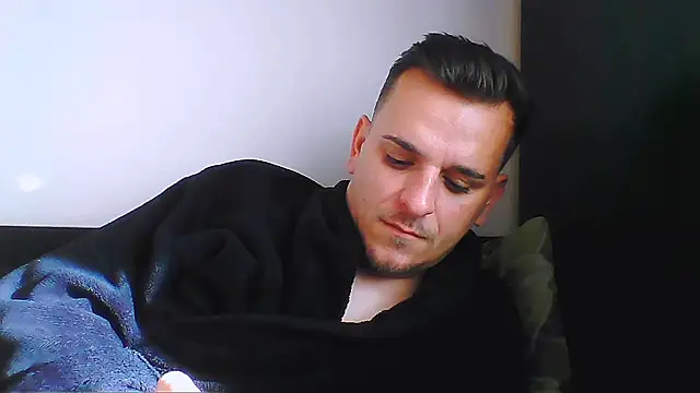 Snapshot of Huge_cock22cm chatting on 11-13-25, 11:42 Huge cock22cm online show from 11-13-25, 11:42