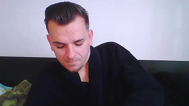 Snapshot of Huge_cock22cm chatting on 11-15-25, 06:22 Huge cock22cm online show from 11-15-25, 06:22