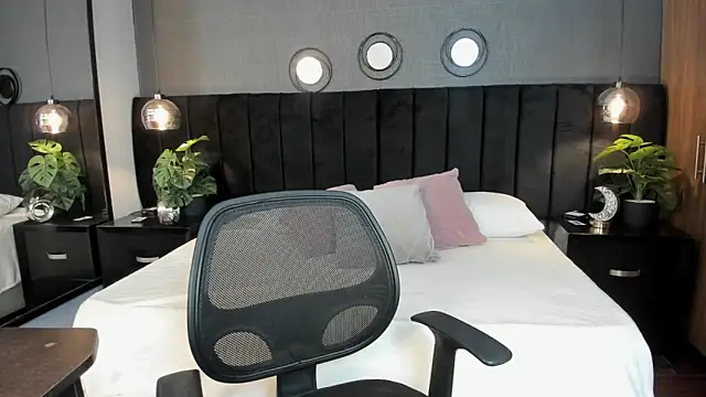 Brenda Garcia online show from 02-10-26, 03:21