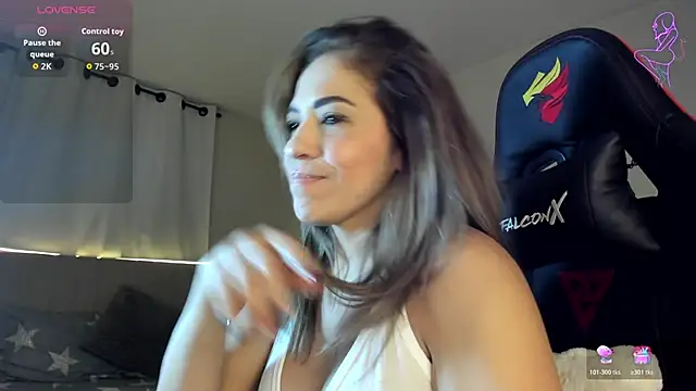 Snapshot of karimhunt chatting on 11-14-25, 04:11 karimhunt online show from 11-14-25, 04:11