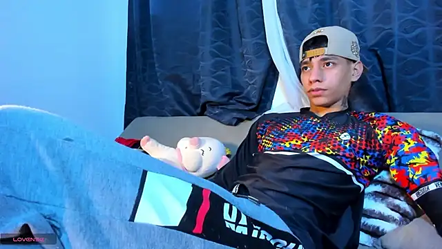 Snapshot of Josep_Davies chatting on 12-20-24, 02:19 Josep Davies online show from 12-20-24, 02:19