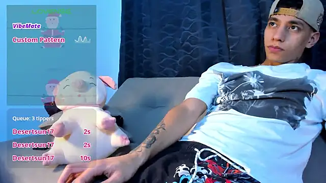 Snapshot of Josep_Davies chatting on 12-26-24, 02:55 Josep Davies online show from 12-26-24, 02:55