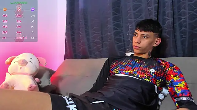 Snapshot of Josep_Davies chatting on 01-02-25, 03:05 Josep Davies online show from 01-02-25, 03:05