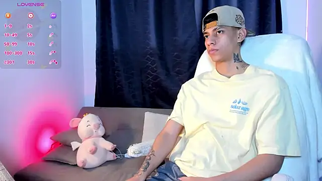 Snapshot of Josep_Davies chatting on 01-10-25, 11:39 Josep Davies online show from 01-10-25, 11:39