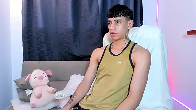 Snapshot of Josep_Davies chatting on 01-11-25, 11:56 Josep Davies online show from 01-11-25, 11:56