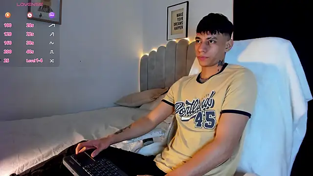 Snapshot of Josep_Davies chatting on 01-18-25, 02:36 Josep Davies online show from 01-18-25, 02:36