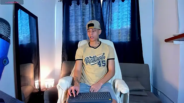 Snapshot of Josep_Davies chatting on 01-19-25, 09:13 Josep Davies online show from 01-19-25, 09:13