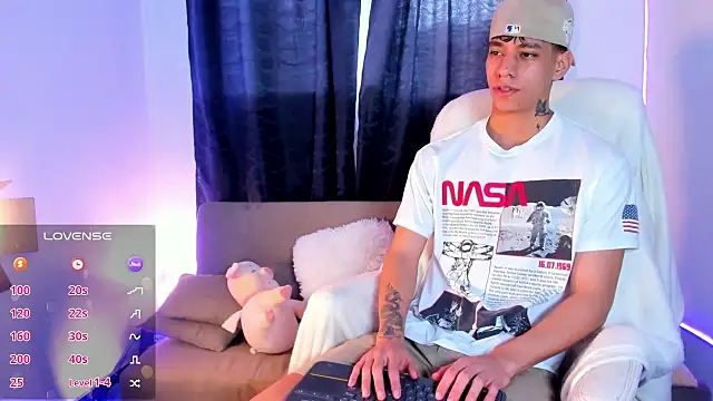 Snapshot of Josep_Davies chatting on 02-09-25, 10:00 Josep Davies online show from 02-09-25, 10:00