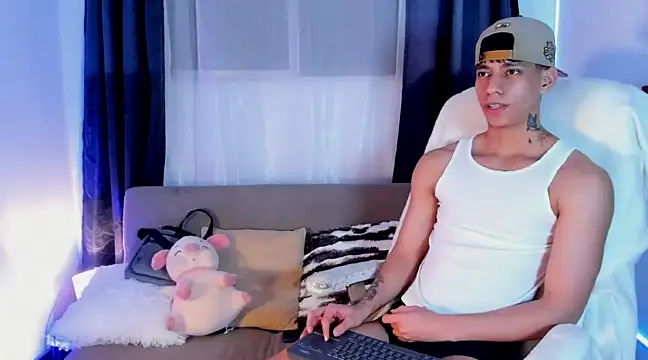 Snapshot of Josep_Davies chatting on 02-12-25, 02:14 Josep Davies online show from 02-12-25, 02:14