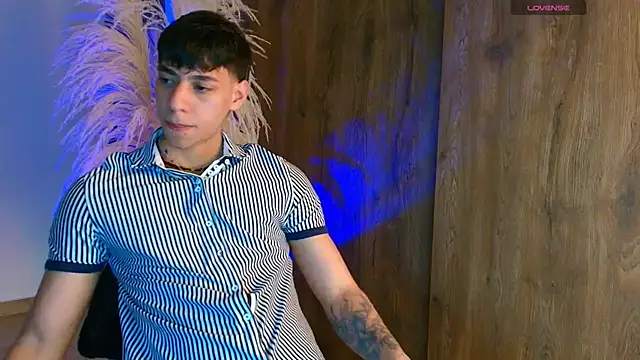 Snapshot of Josep_Davies chatting on 10-04-25, 11:03 Josep Davies online show from 10-04-25, 11:03