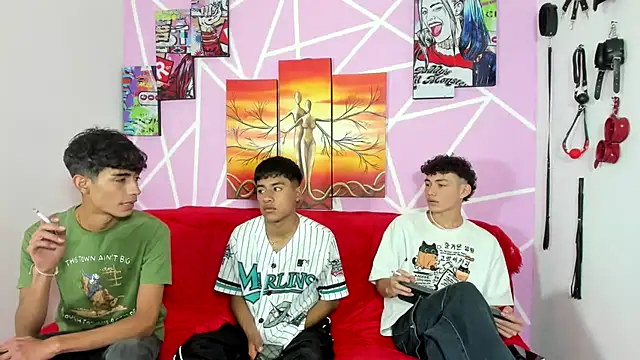 Snapshot of oliverhot2005 chatting on 01-11-25, 07:27 oliverhot2005 online show from 01-11-25, 07:27