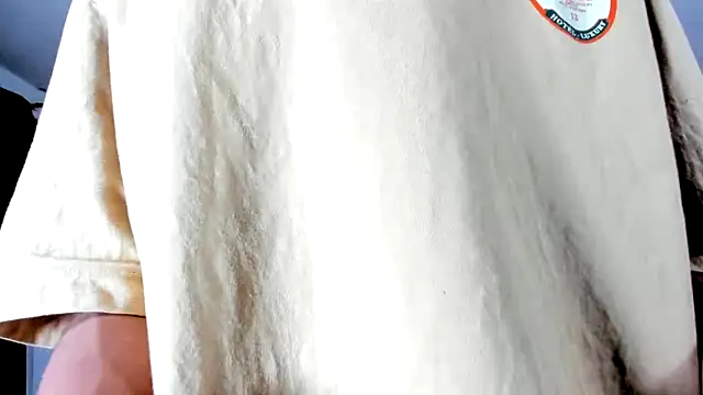 Snapshot of oliverhot2005 chatting on 01-20-25, 07:46 oliverhot2005 online show from 01-20-25, 07:46