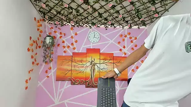 Snapshot of oliverhot2005 chatting on 02-21-25, 05:20 oliverhot2005 online show from 02-21-25, 05:20