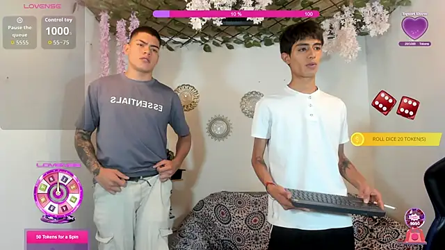 Snapshot of oliverhot2005 chatting on 09-12-25, 09:26 oliverhot2005 online show from 09-12-25, 09:26