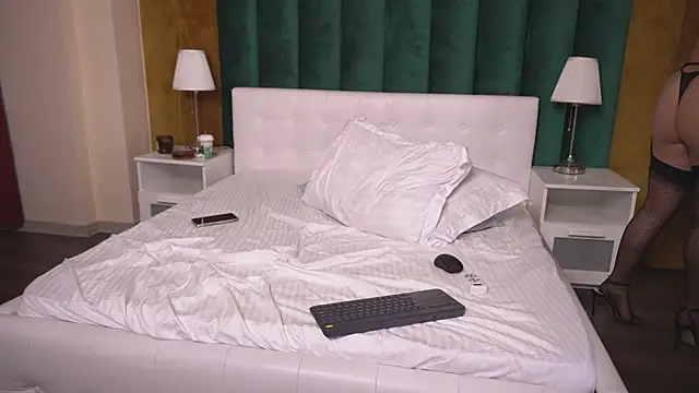 megan devile online show from 03-22-25, 07:47