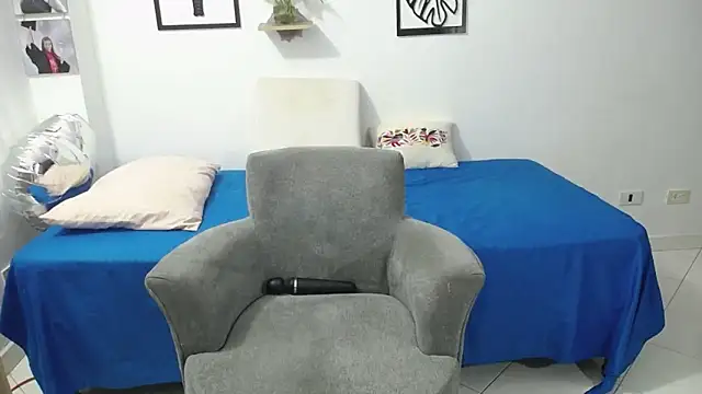 renata salinas 1 online show from 02-22-25, 09:48