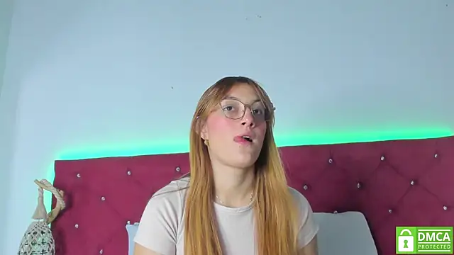 Snapshot of Ruth_harvey_ chatting on 03-06-25, 11:58 Ruth harvey online show from 03-06-25, 11:58