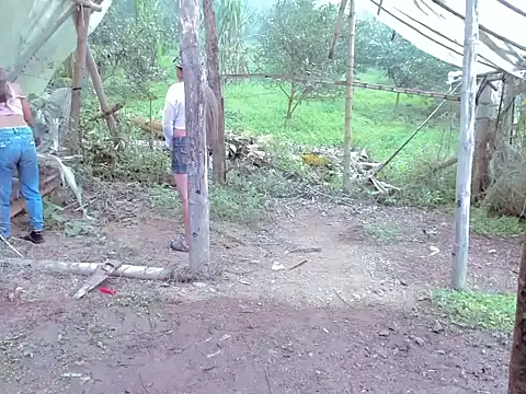 Snapshot of tayiro_r chatting on 11-15-25, 02:13 tayiro r online show from 11-15-25, 02:13