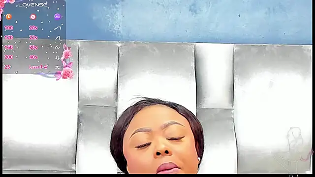 CamilaBenitez online show from 10-26-25, 04:02