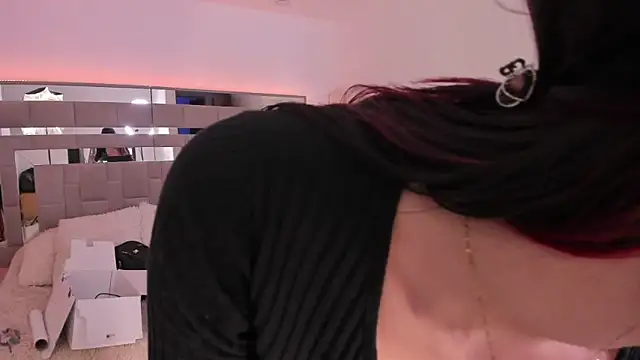 Snapshot of Nicolle_foxy chatting on 02-05-25, 07:20 Nicolle foxy online show from 02-05-25, 07:20