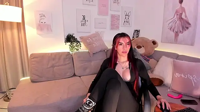 Snapshot of Nicolle_foxy chatting on 02-13-25, 03:18 Nicolle foxy online show from 02-13-25, 03:18