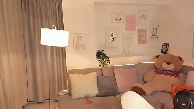 Snapshot of Nicolle_foxy chatting on 03-12-25, 08:10 Nicolle foxy online show from 03-12-25, 08:10