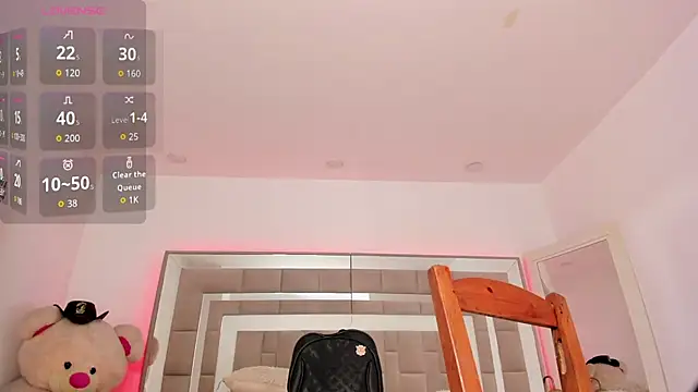 Snapshot of Nicolle_foxy chatting on 10-15-25, 12:49 Nicolle foxy online show from 10-15-25, 12:49