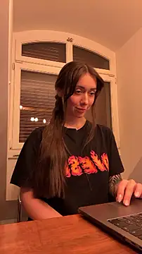 Snapshot of emiliasommer chatting on 09-30-25, 06:35 emiliasommer online show from 09-30-25, 06:35