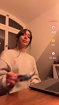 Snapshot of emiliasommer chatting on 10-01-25, 06:58 emiliasommer online show from 10-01-25, 06:58