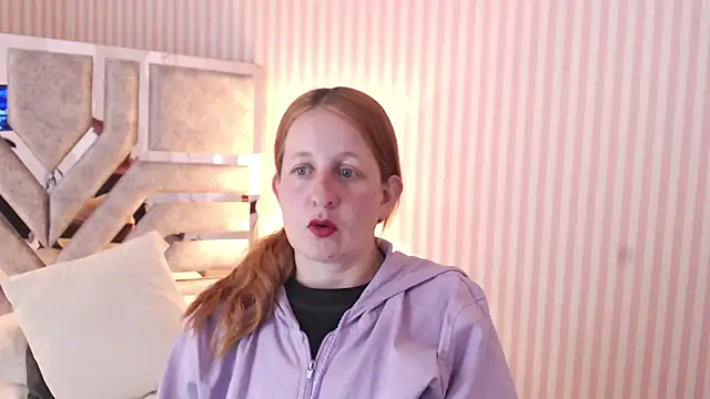 ViioletaMora online show from 02-03-25, 07:42