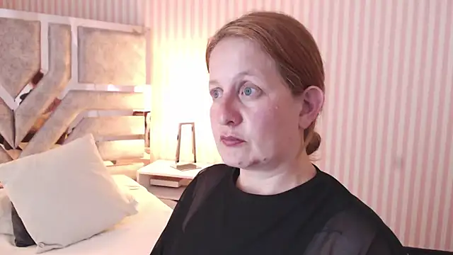 ViioletaMora online show from 02-03-25, 10:54