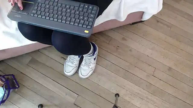 ViioletaMora online show from 02-05-25, 07:31