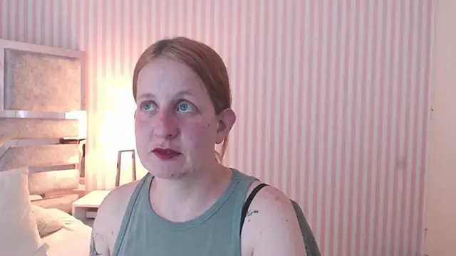 ViioletaMora online show from 02-05-25, 10:33