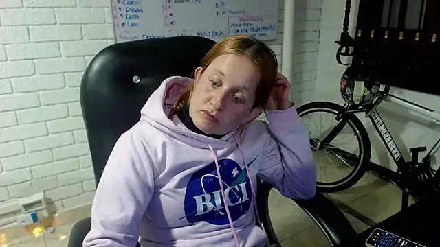 ViioletaMora online show from 02-25-25, 06:14